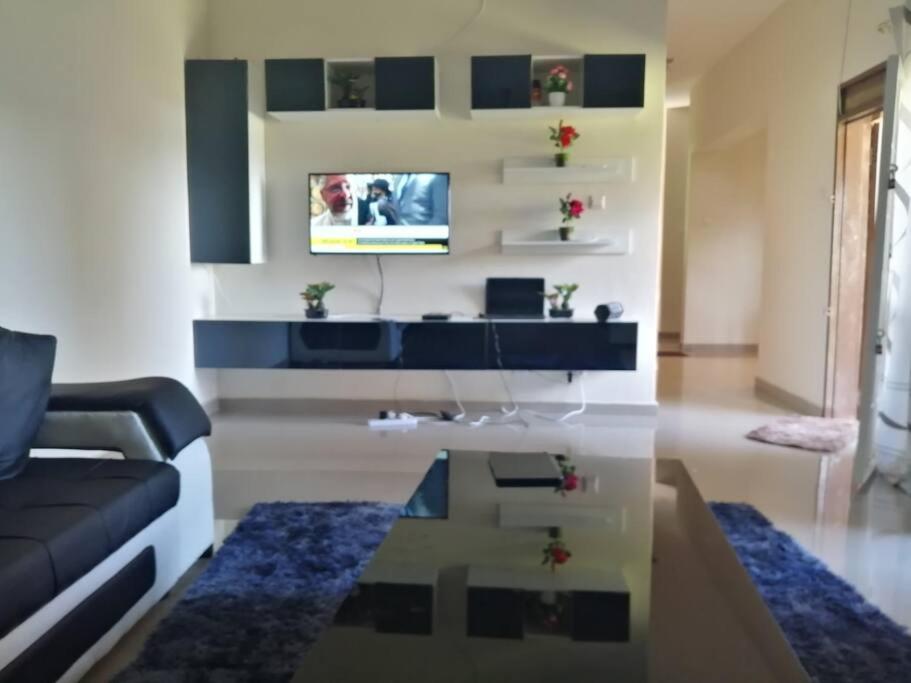 Spacious Zamtel Flat Λουσάκα Εξωτερικό φωτογραφία